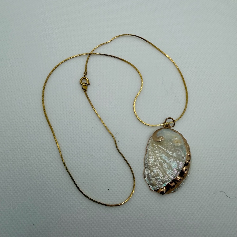 Vintage Abalone Shell Pendant Necklace | Gold-Tone | Korea